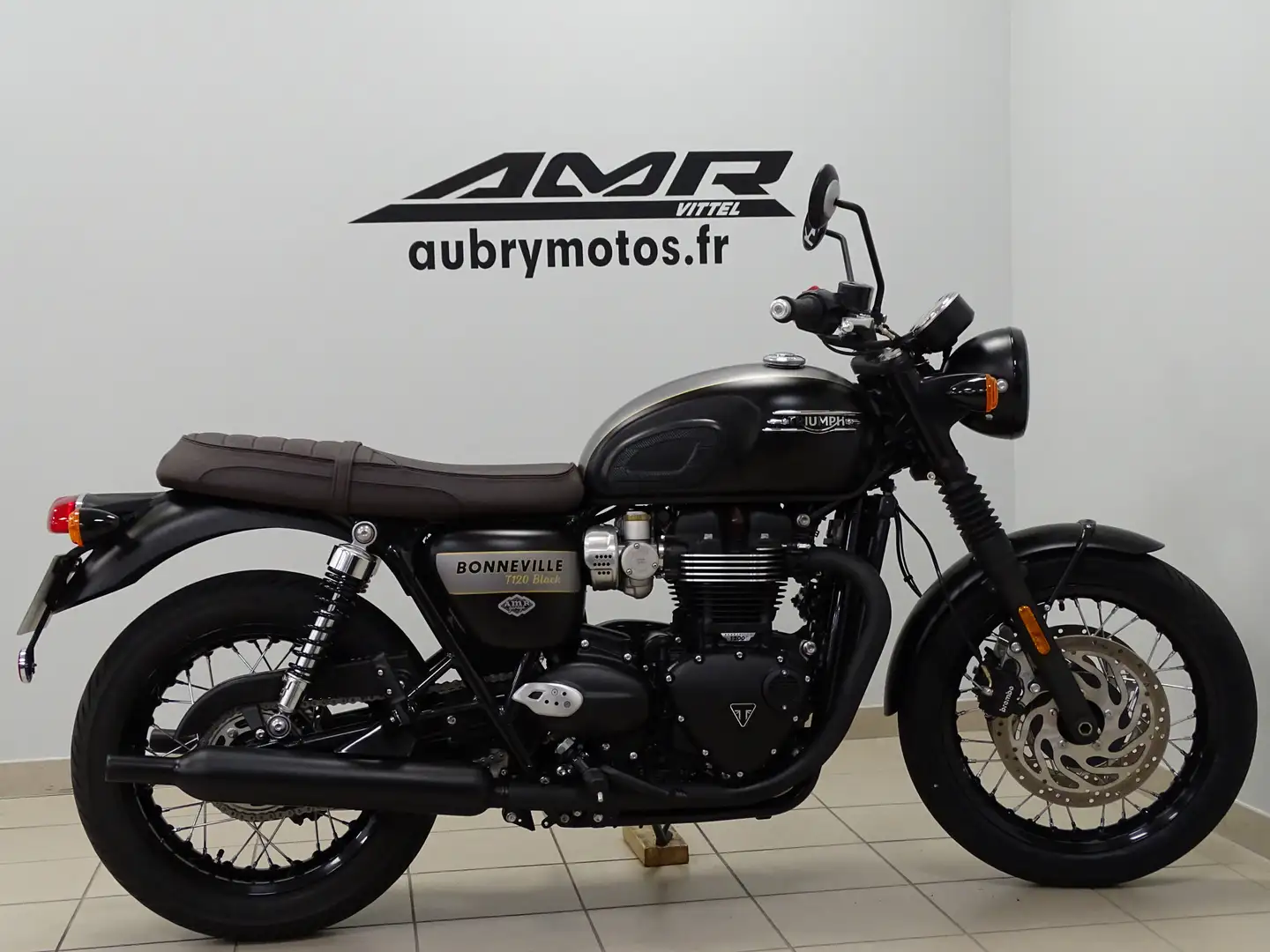 Triumph Bonneville T120 Noir - 1