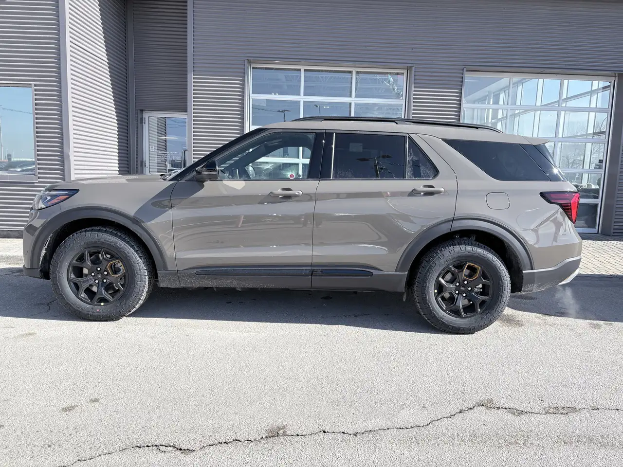 Ford Explorer снимка Ford Explorer