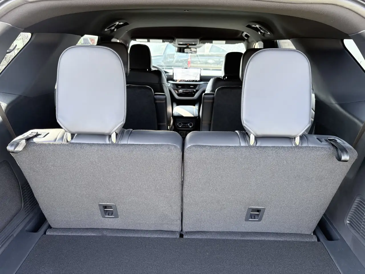 Ford Explorer снимка Ford Explorer