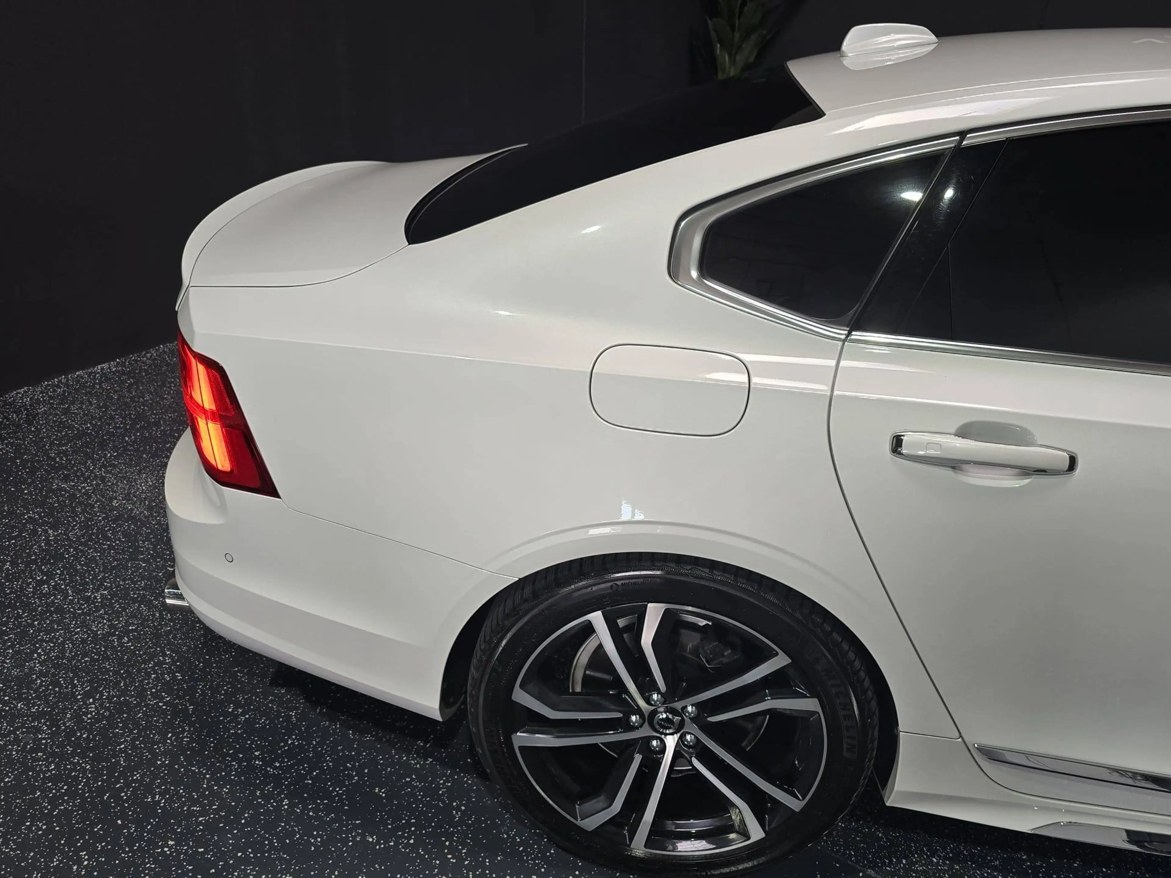 Volvo S90 Inscription Plug-In Hybrid AWD — photo 8