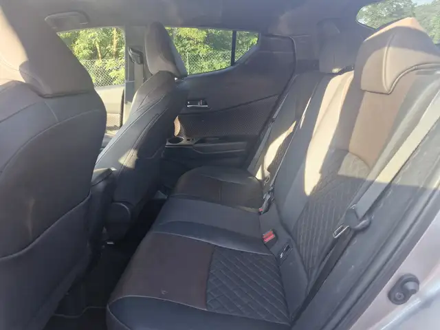 Toyota C-HR view 10
