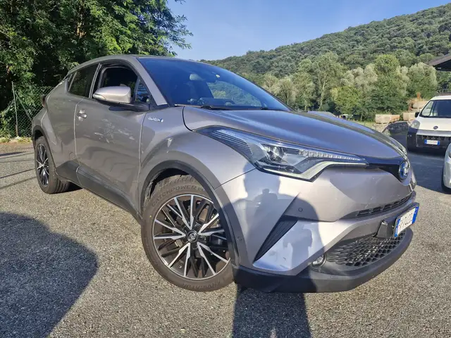 Toyota C-HR view 4