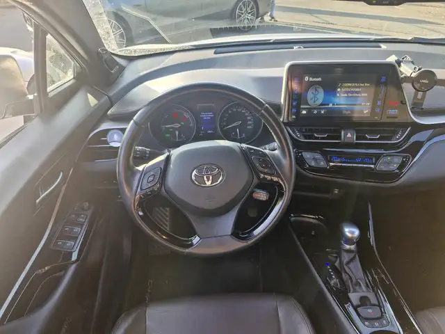 Toyota C-HR view 9