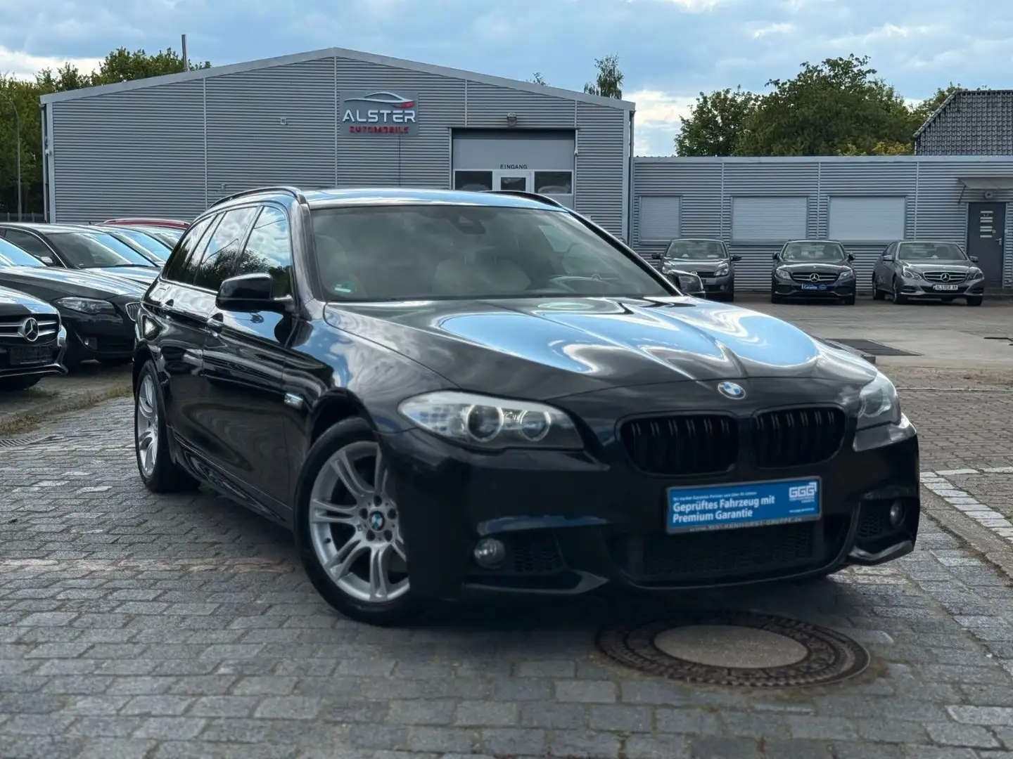 BMW 530 Baureihe 5 Touring 530 d 3,0 xDrive M-Paket Nero - 1