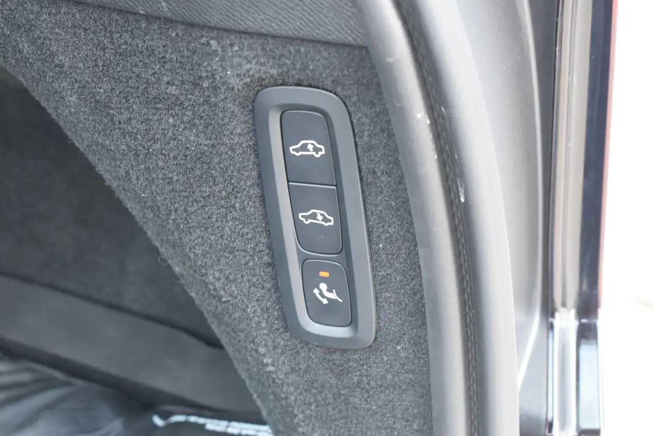 Volvo XC90 T8 455PK Plug-in hybrid AWD Ultra Dark / Bowers &, миниатюра 9