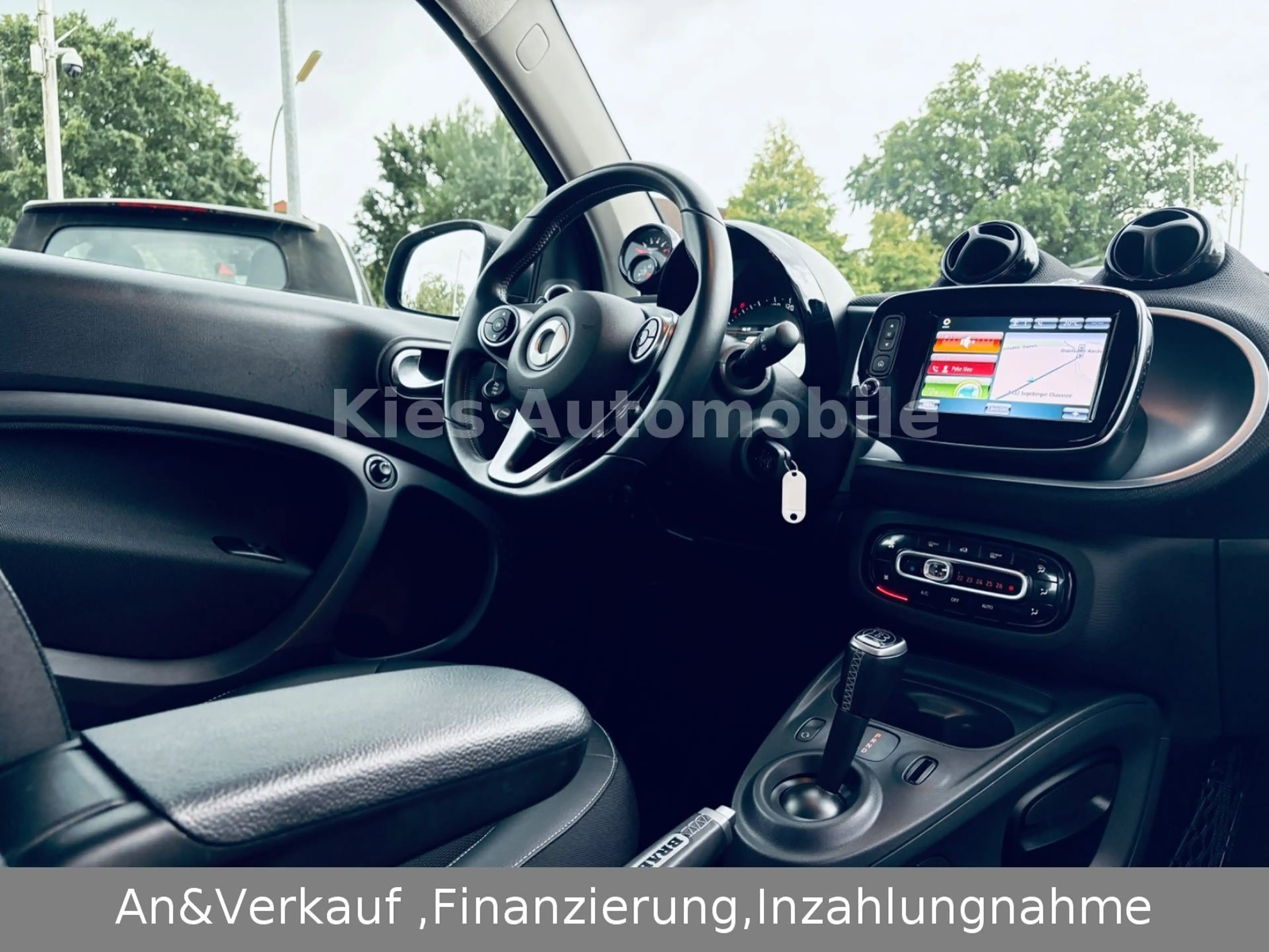 smart forTwo Brabus 109Ps AUTM/NAVI/SITZH/PANO/JBL/PDC — photo 10