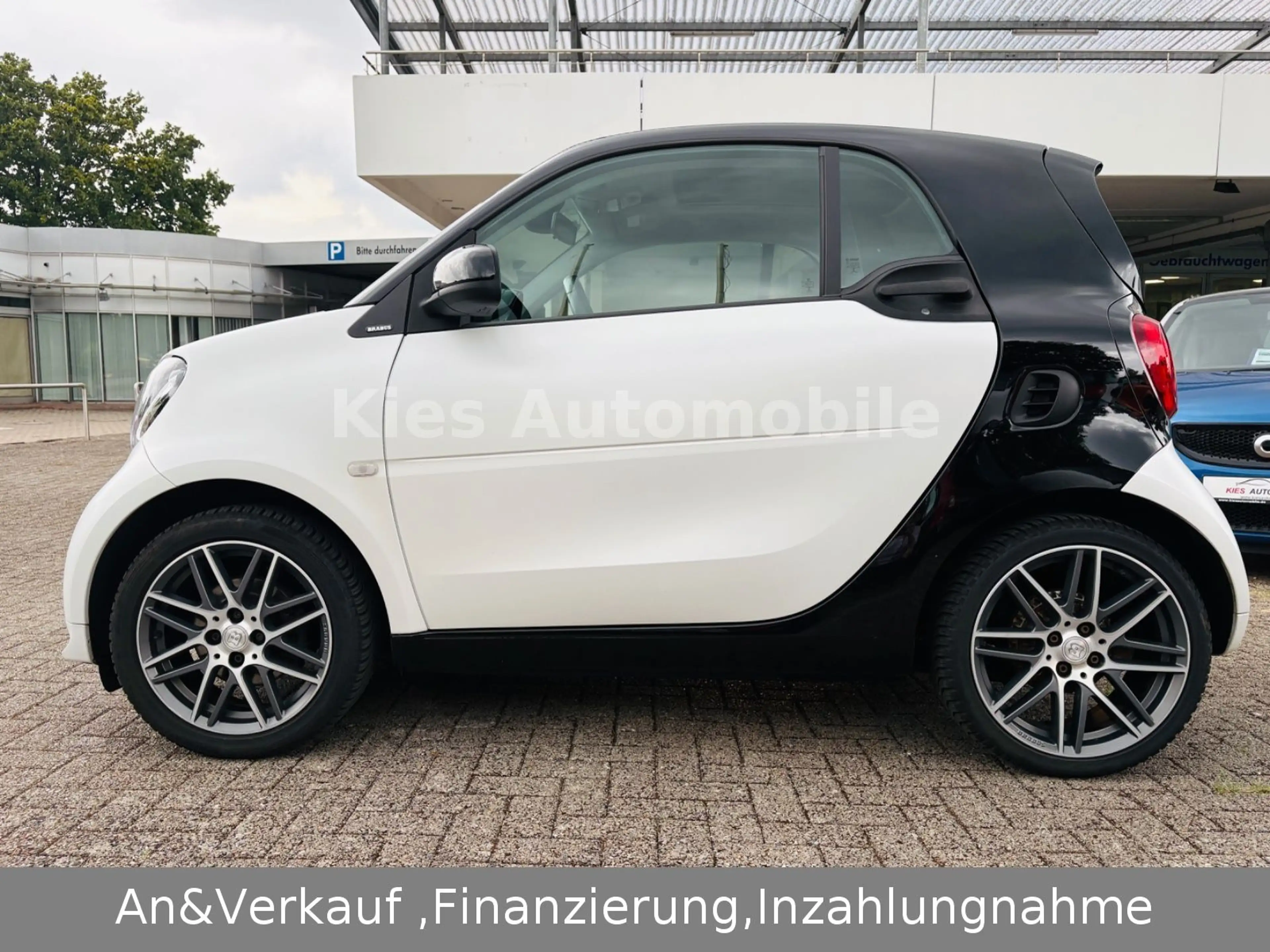 smart forTwo Brabus 109Ps AUTM/NAVI/SITZH/PANO/JBL/PDC — photo 4