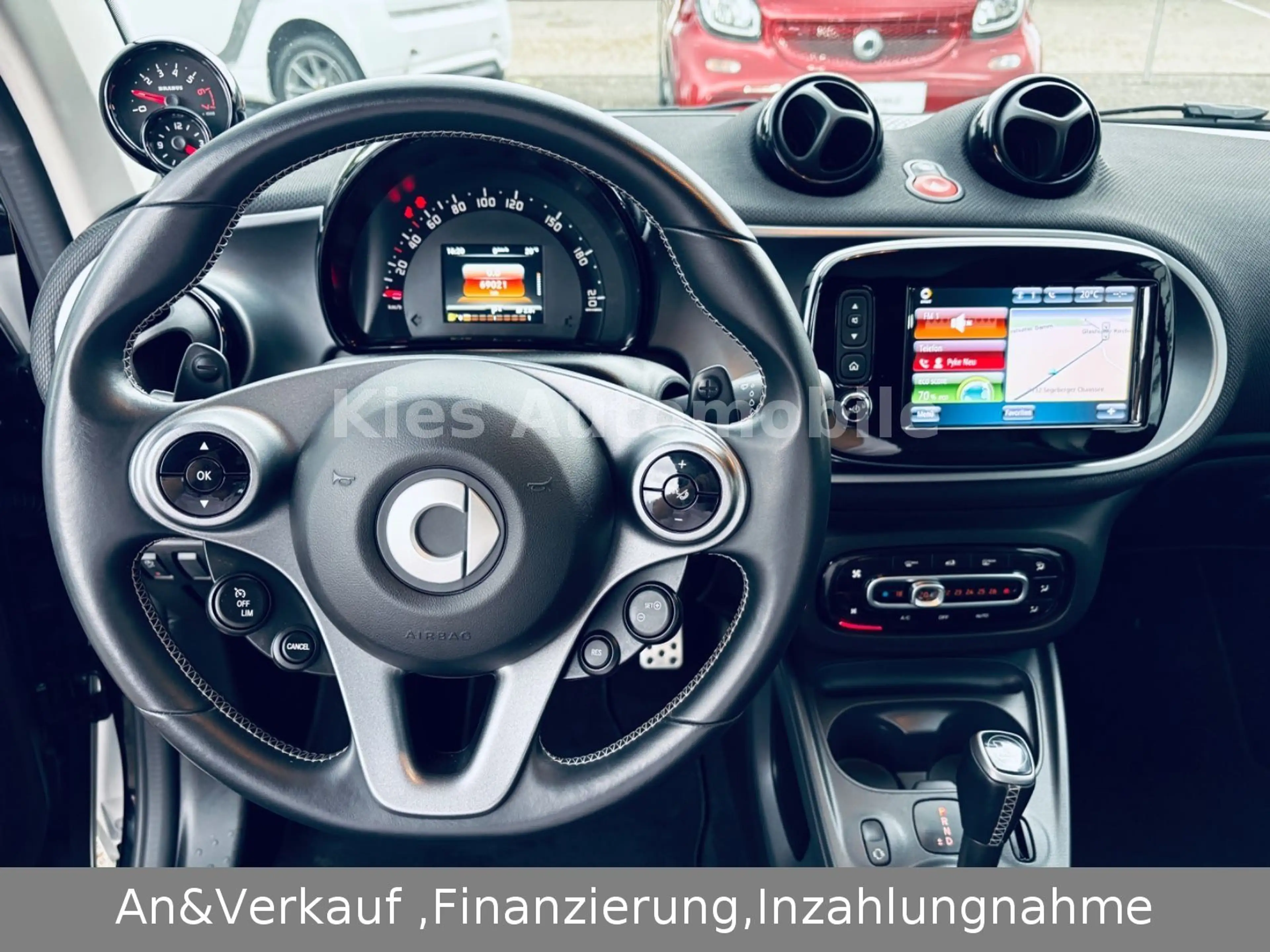 smart forTwo Brabus 109Ps AUTM/NAVI/SITZH/PANO/JBL/PDC — photo 11