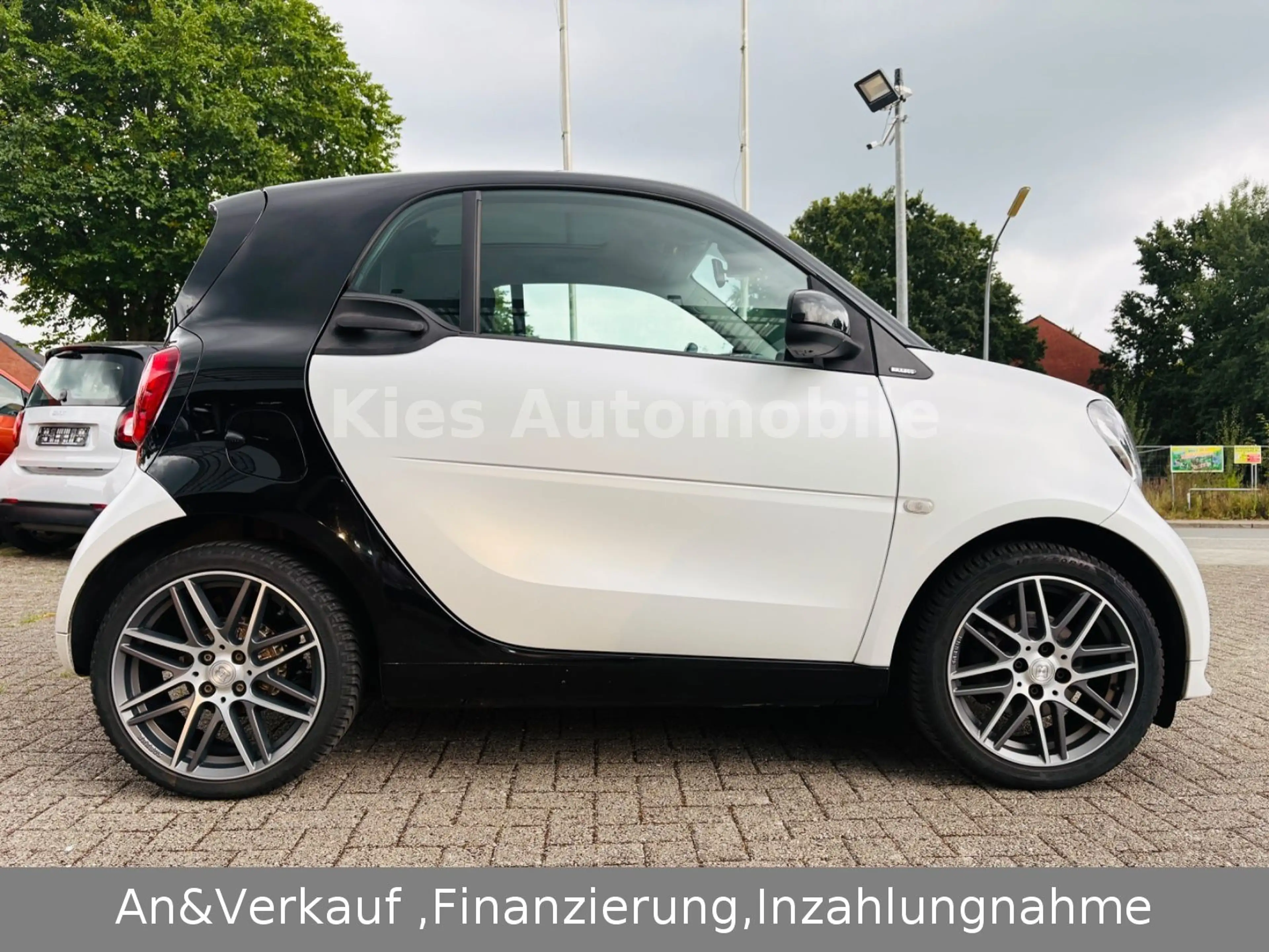 smart forTwo Brabus 109Ps AUTM/NAVI/SITZH/PANO/JBL/PDC — photo 8