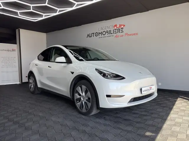 Tesla Model Y STANDARD RANGE RWD 299 Ch