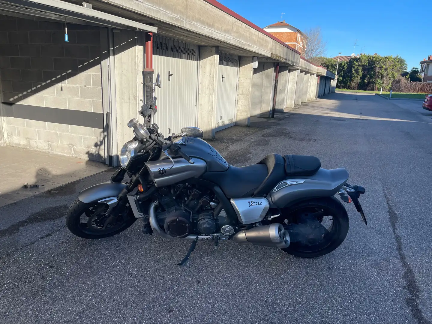 Yamaha Vmax 2020 Gris - 2