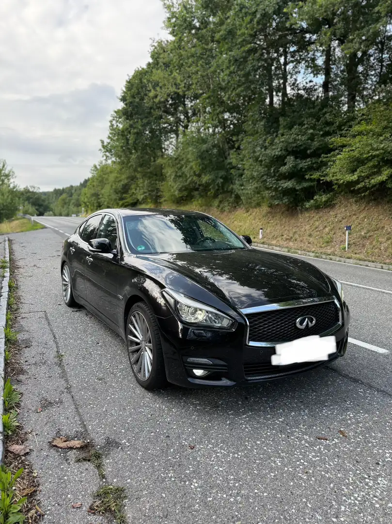 Infiniti Q70 Premium Tech Hybrid - 2