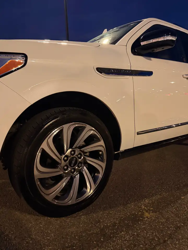 Lincoln Navigator снимка Lincoln Navigator