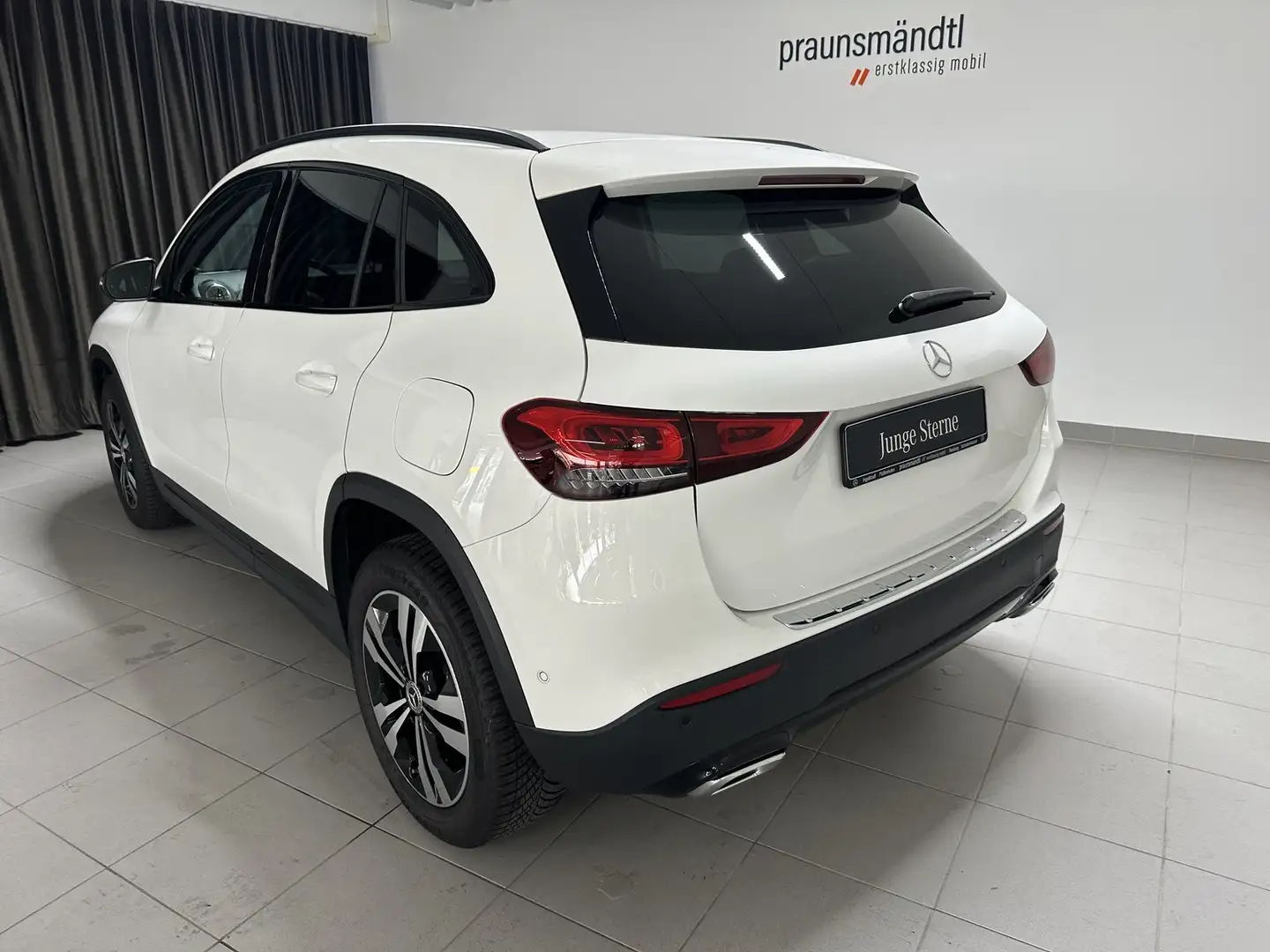 Mercedes-Benz GLA 200 Progressive Night MBUX/AHK/Tot/Amb/eleHe Blanc - 2