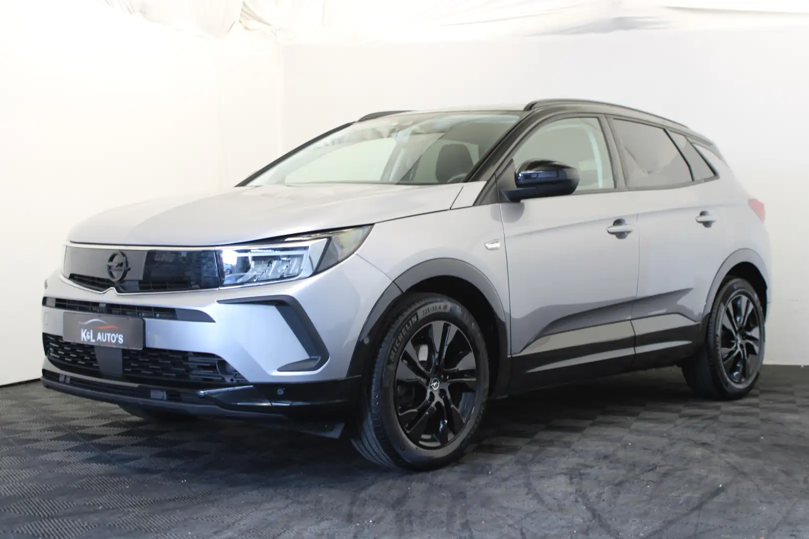 Opel Grandland 1.2 Turbo GS Grijs - 1