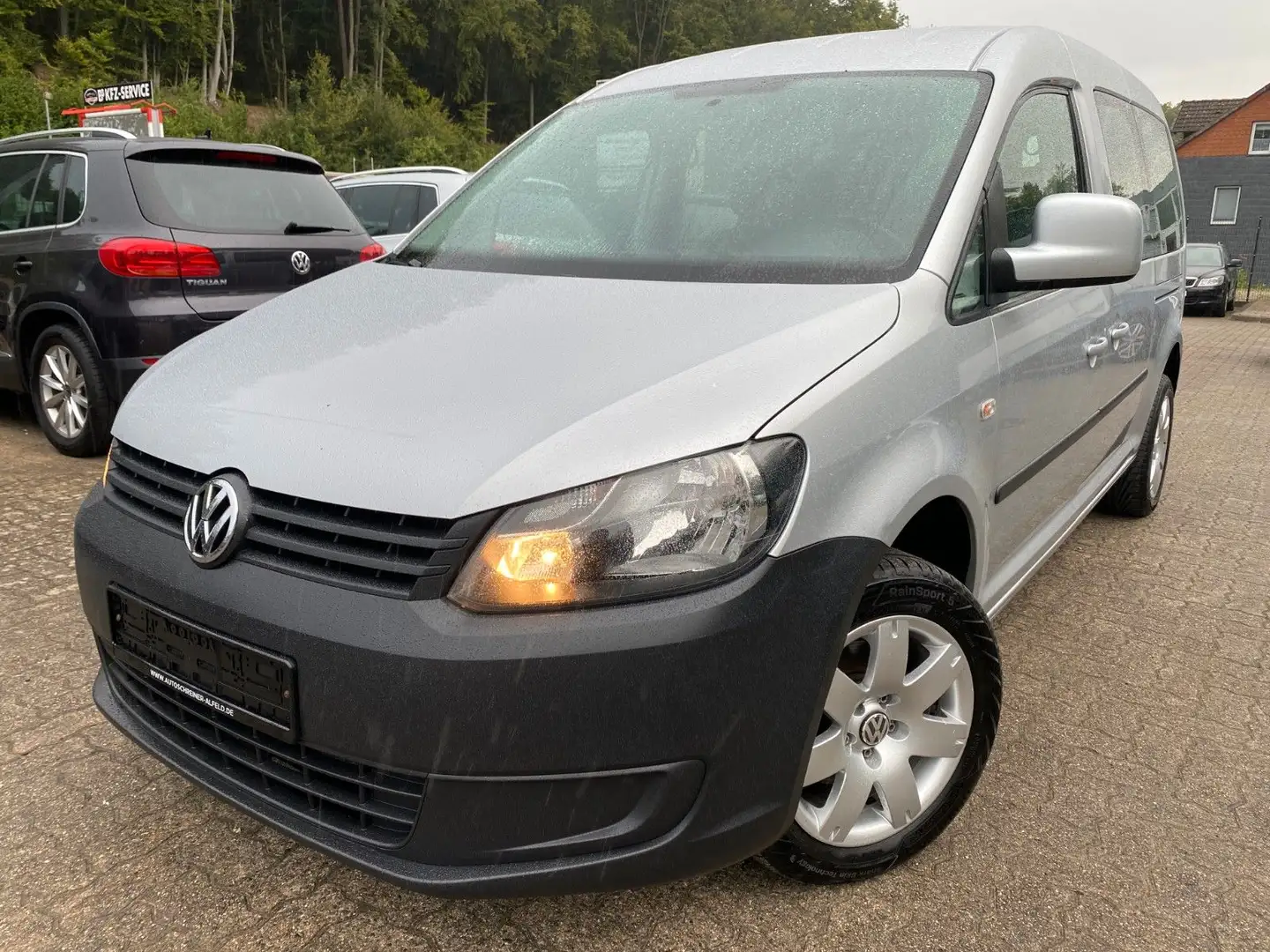 Volkswagen Caddy Kasten/Kombi Maxi Trendline 7Sitze 1.HAND Srebrny - 1