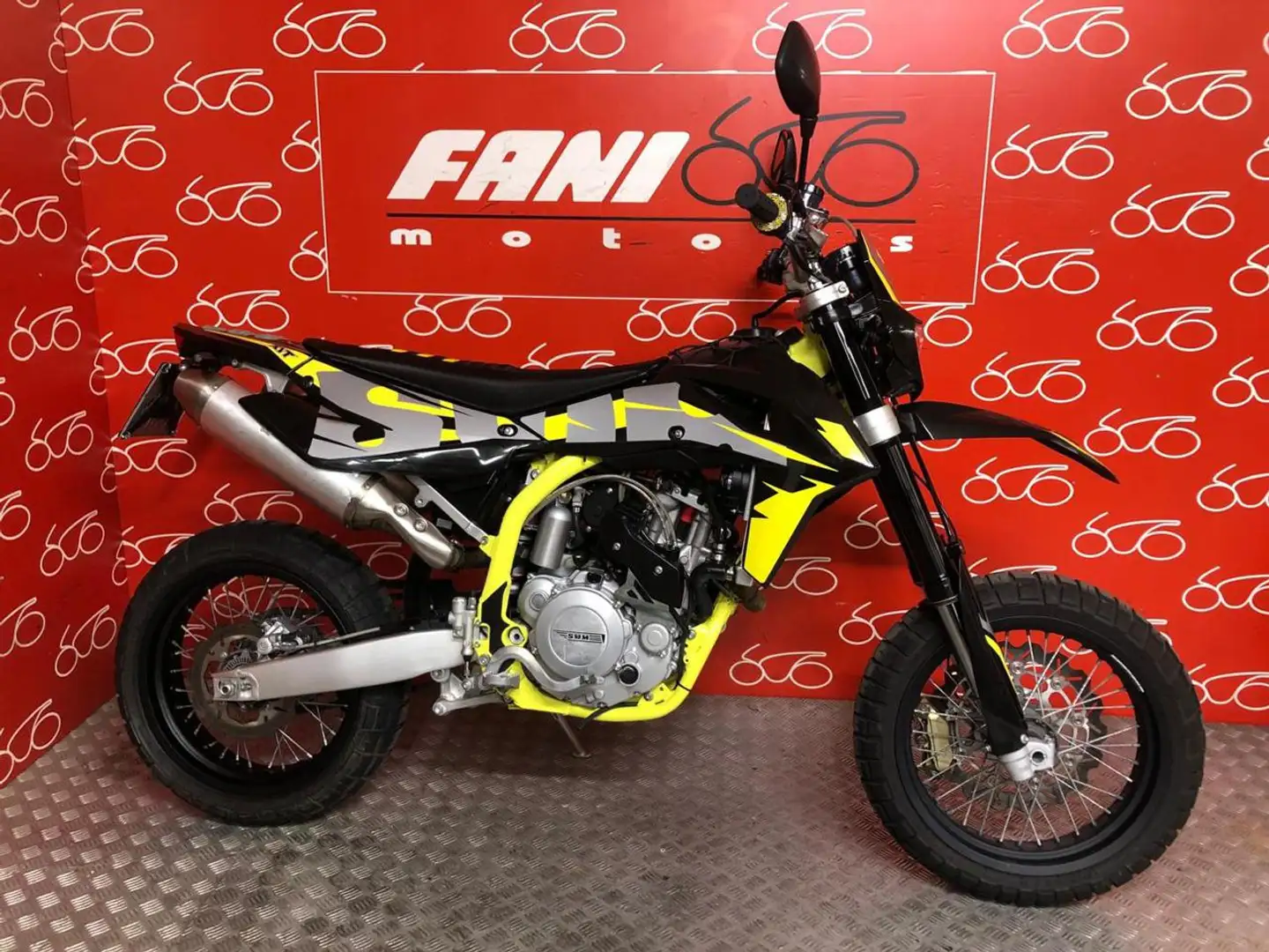 SWM SM 500 R . Jaune - 1