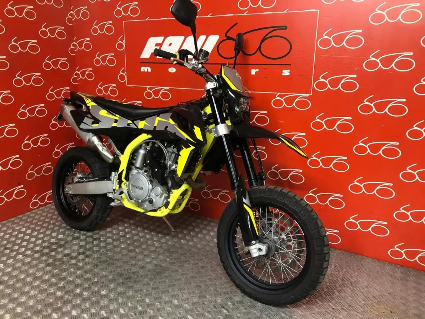 SWM SM 500 R . Jaune - 2