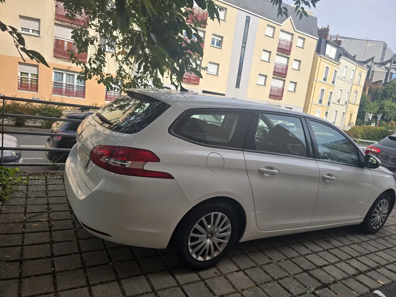 Peugeot 308 308 SW — photo 2