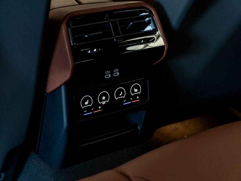 BMW 550 e M Sport Memo AHK B&W HUD 4 Zones — photo 14
