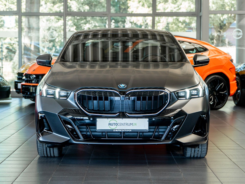 BMW 550 e M Sport Memo AHK B&W HUD 4 Zones — photo 3