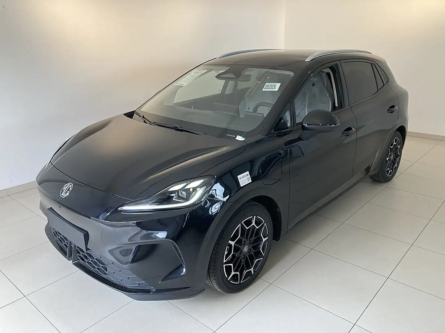 MG MG4 EV Urban 54 kWh Luxury Schwarz - 1