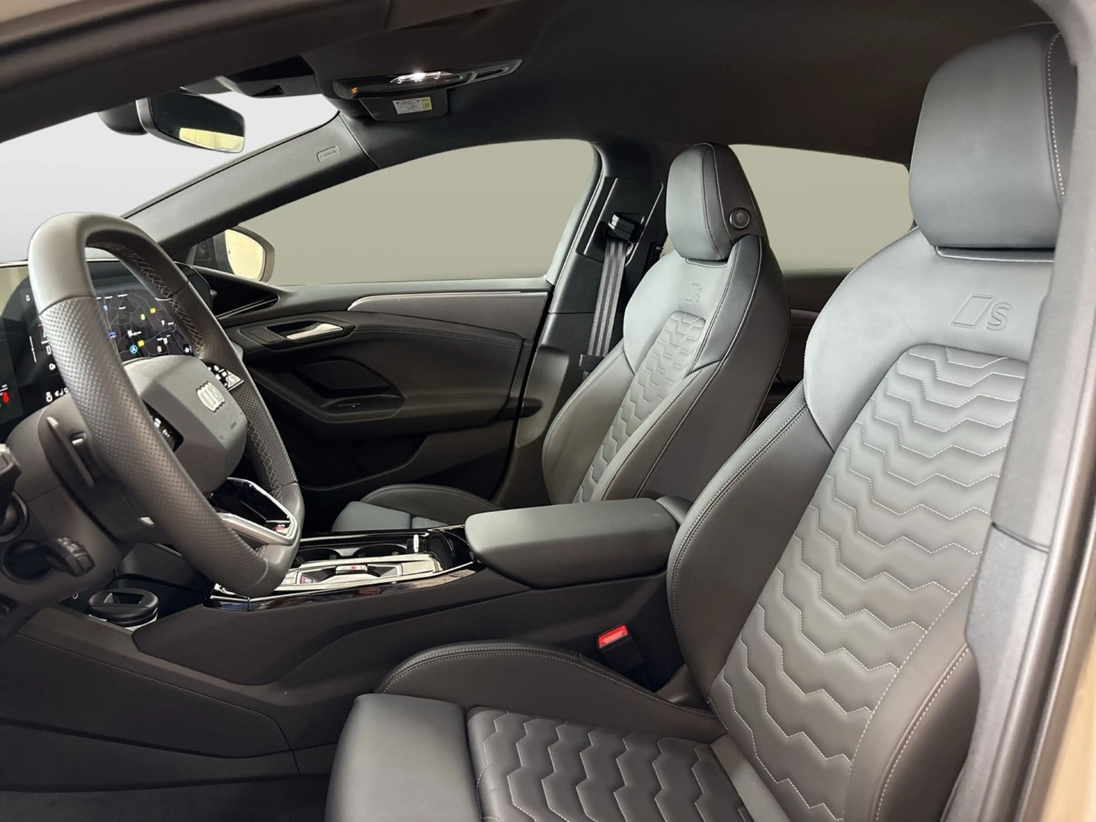 Audi A6 e-tron Sportback quattro S LINE AHK 360°CAM — photo 12