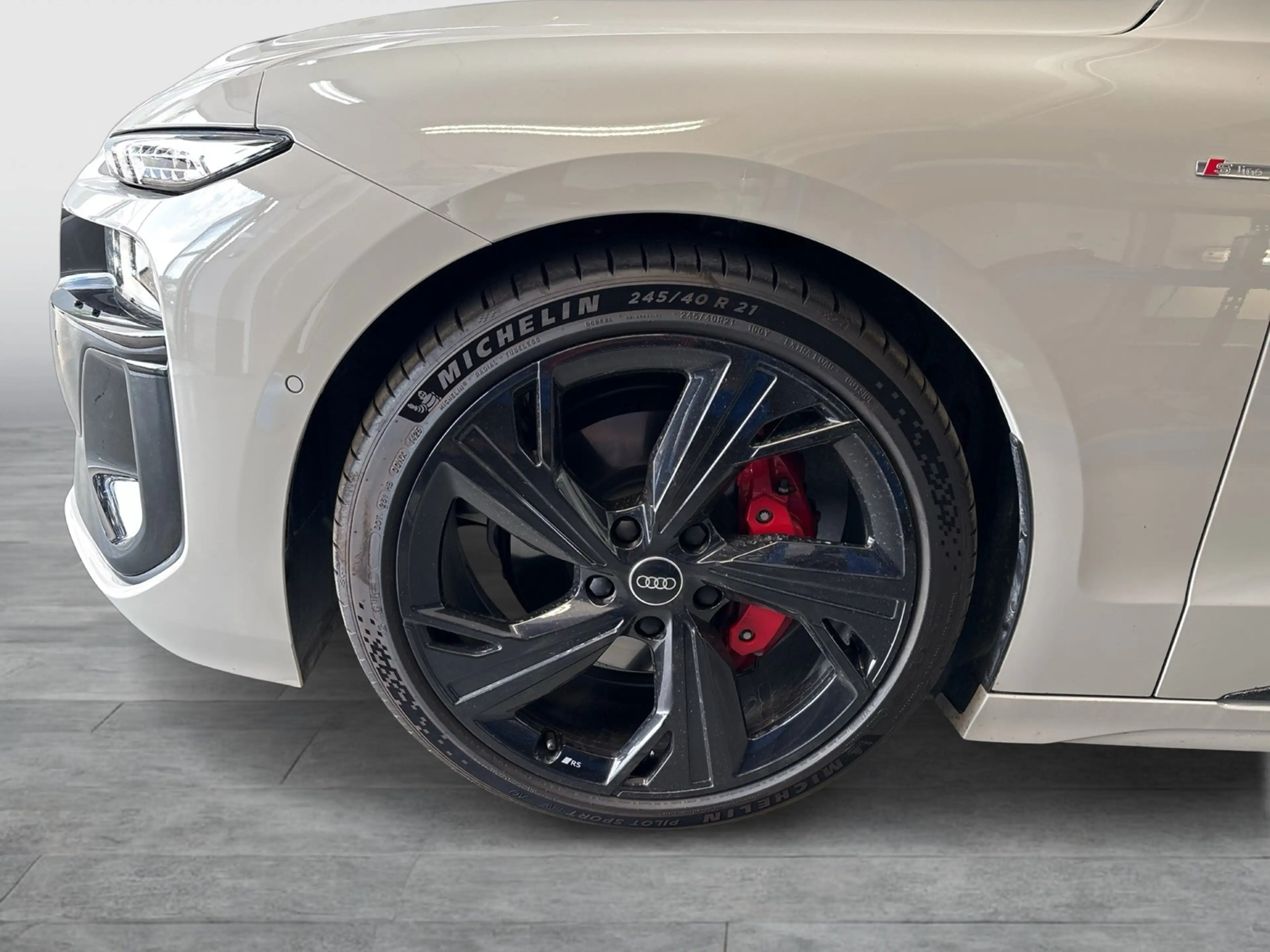 Audi A6 e-tron Sportback quattro S LINE AHK 360°CAM — photo 10
