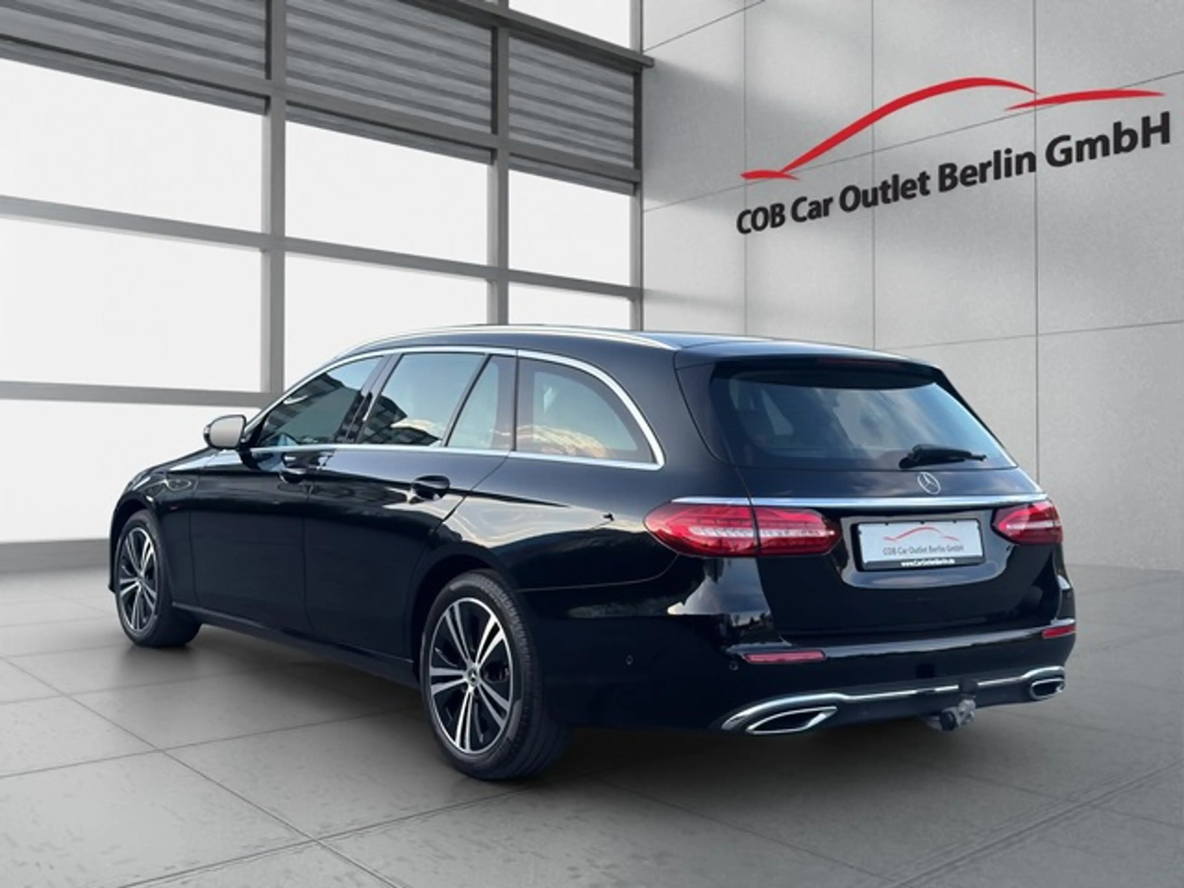 Mercedes-Benz E 400 d T 4M DISTRO PANO KAM360 STANDHZG AHK — photo 7