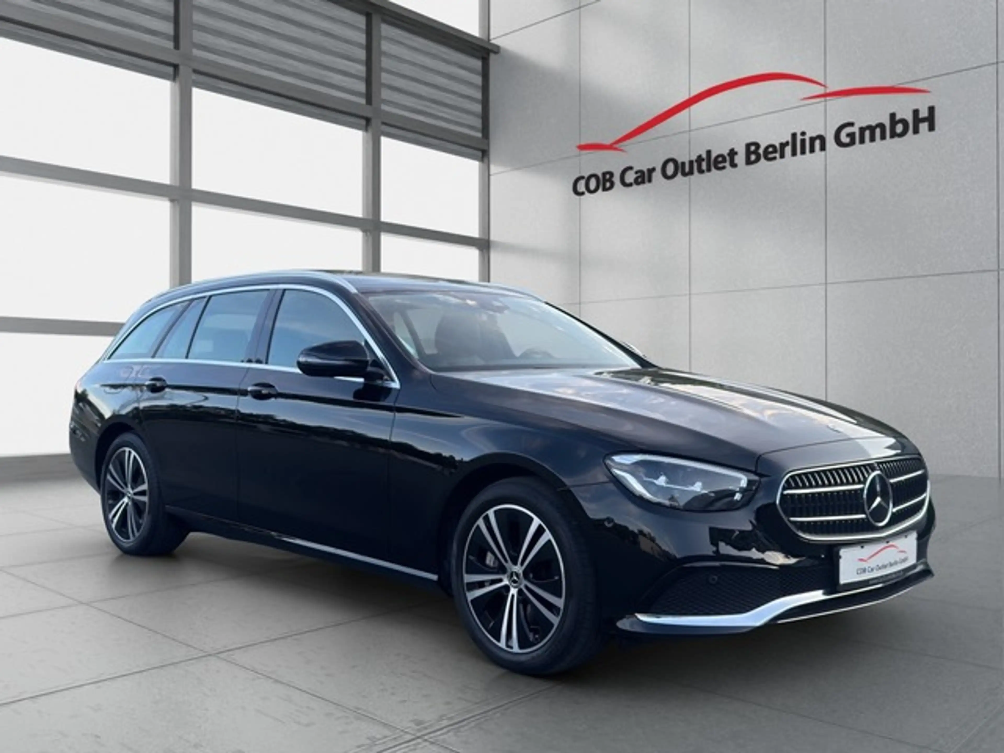 Mercedes-Benz E 400 d T 4M DISTRO PANO KAM360 STANDHZG AHK — photo 3