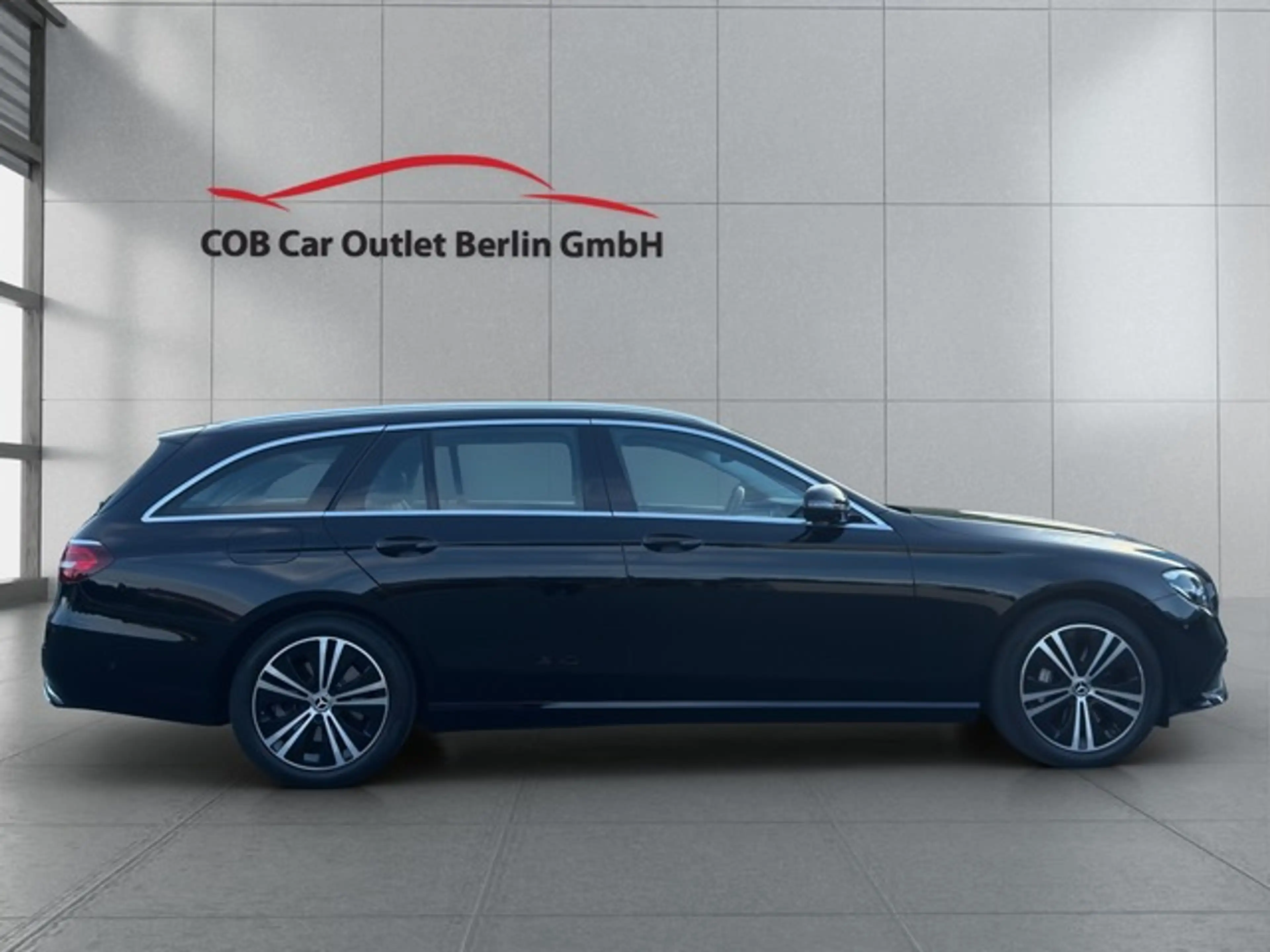 Mercedes-Benz E 400 d T 4M DISTRO PANO KAM360 STANDHZG AHK — photo 10