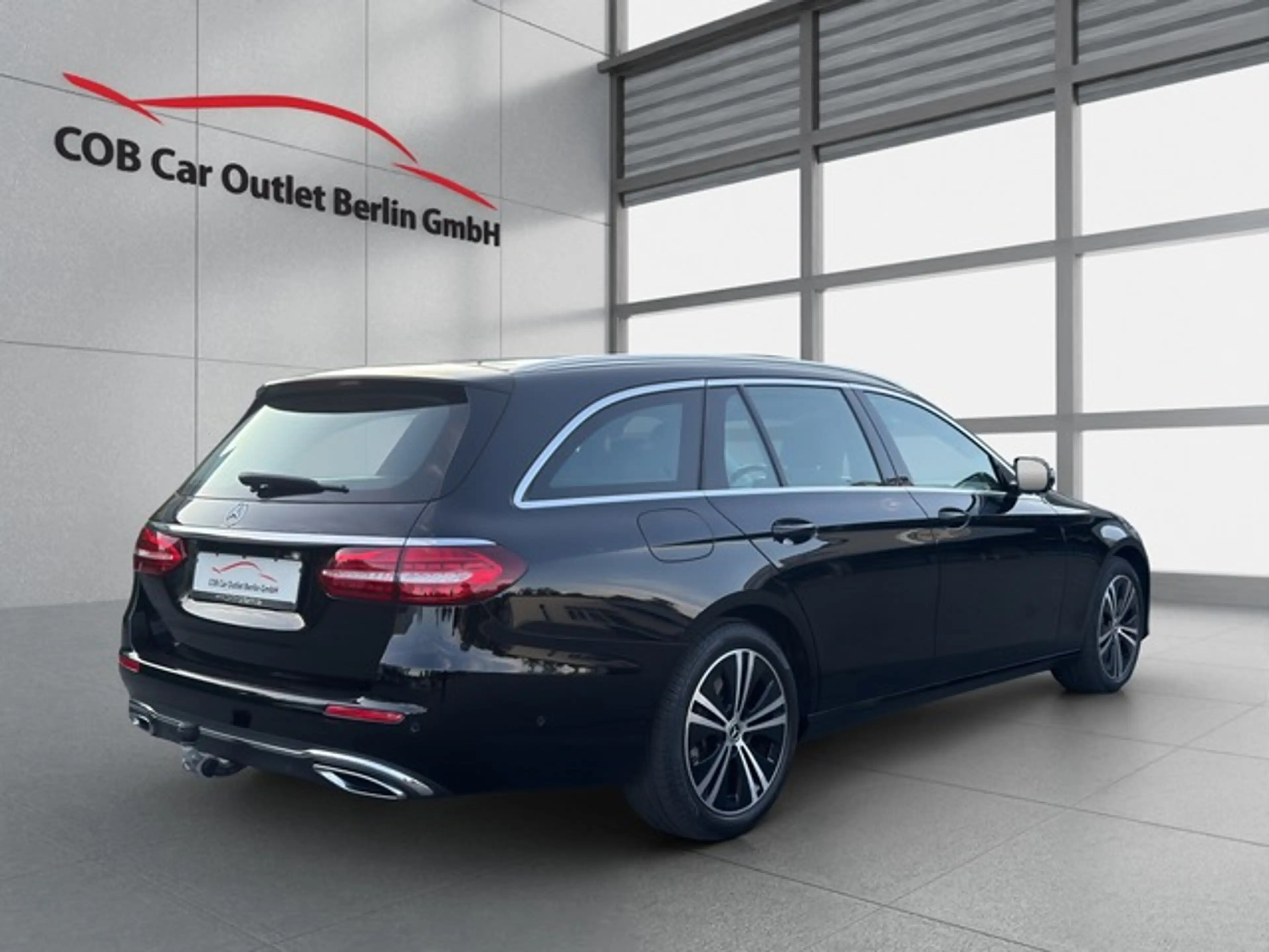 Mercedes-Benz E 400 d T 4M DISTRO PANO KAM360 STANDHZG AHK — photo 5
