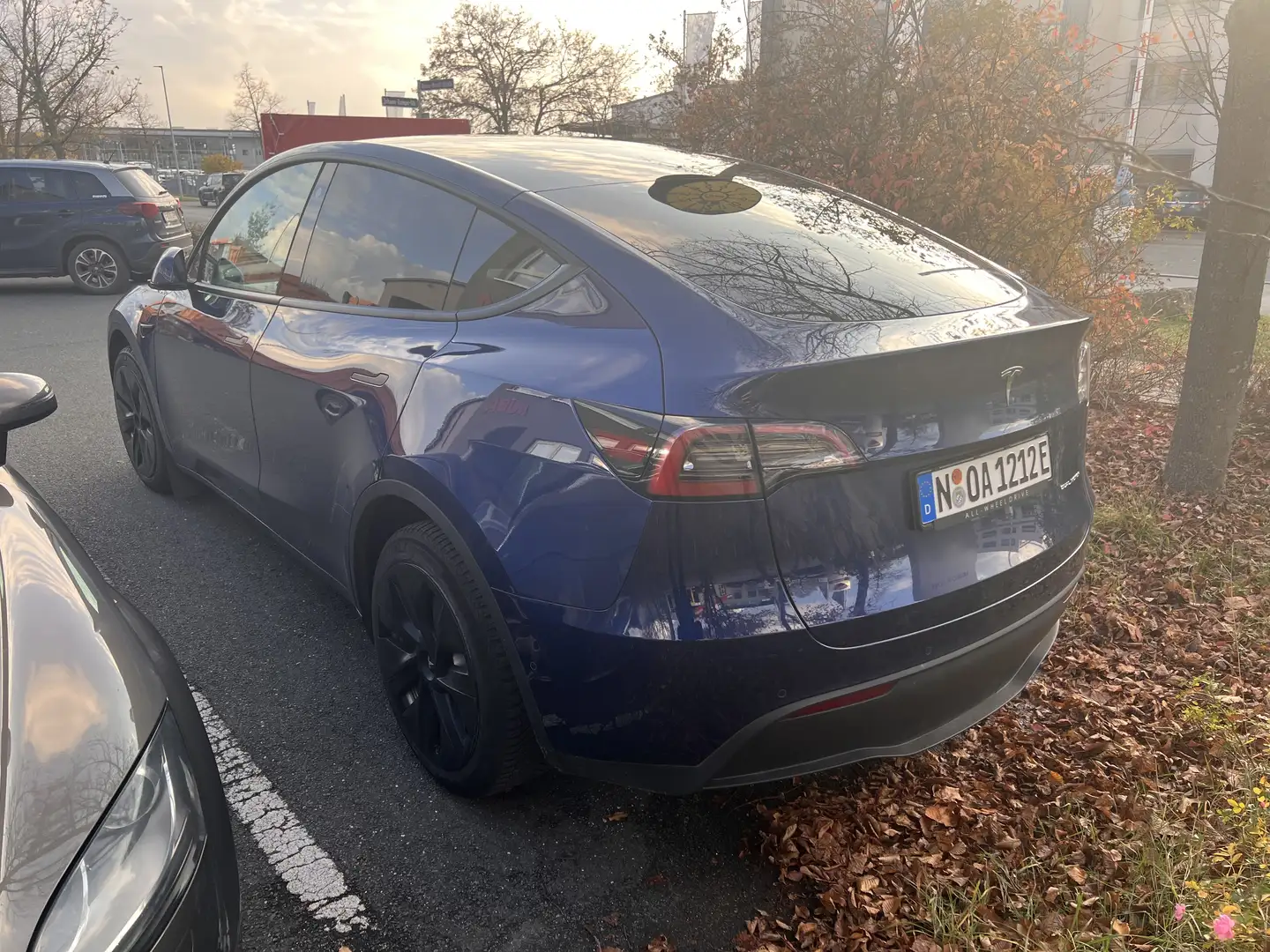 Tesla Model Y Long Range Dual Motor AWD Albastru - 1