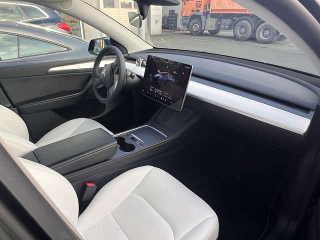 Tesla Model Y Long Range Dual Motor AWD