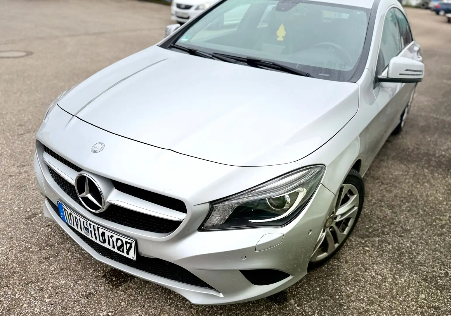 Mercedes-Benz CLA 180 Серебристый - 2
