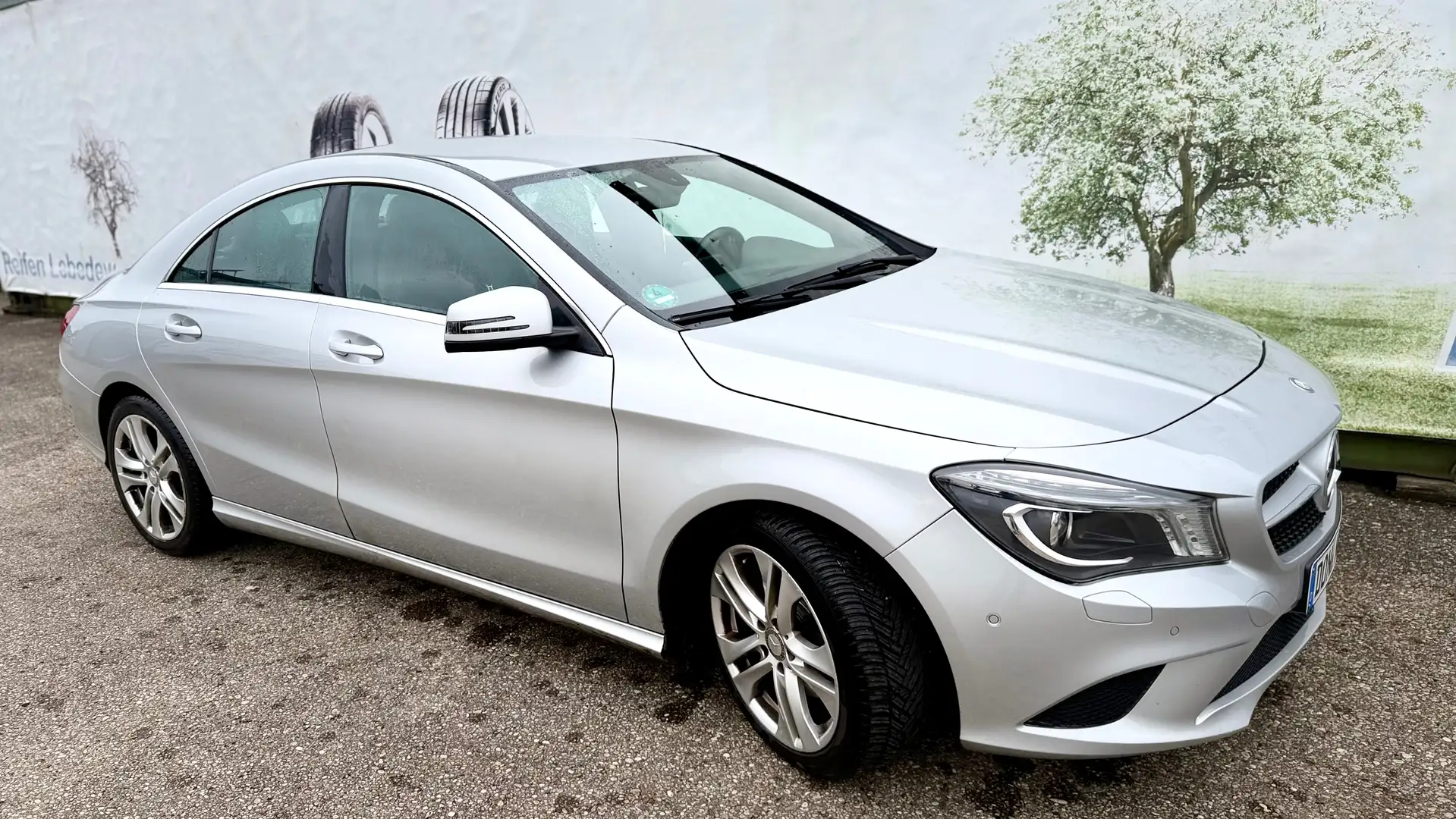 Mercedes-Benz CLA 180 Серебристый - 1