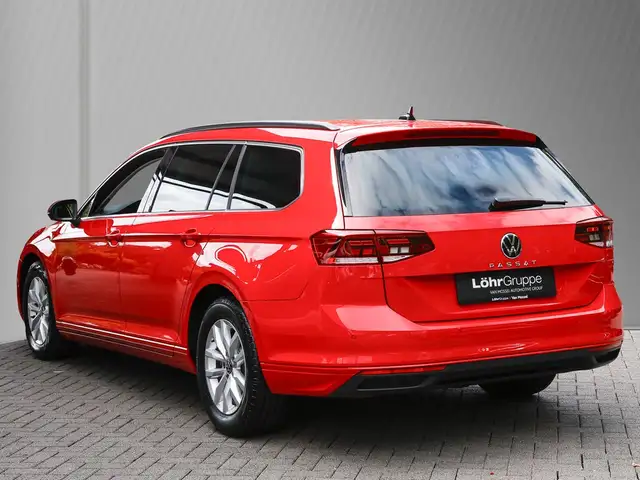 Volkswagen Passat view 6