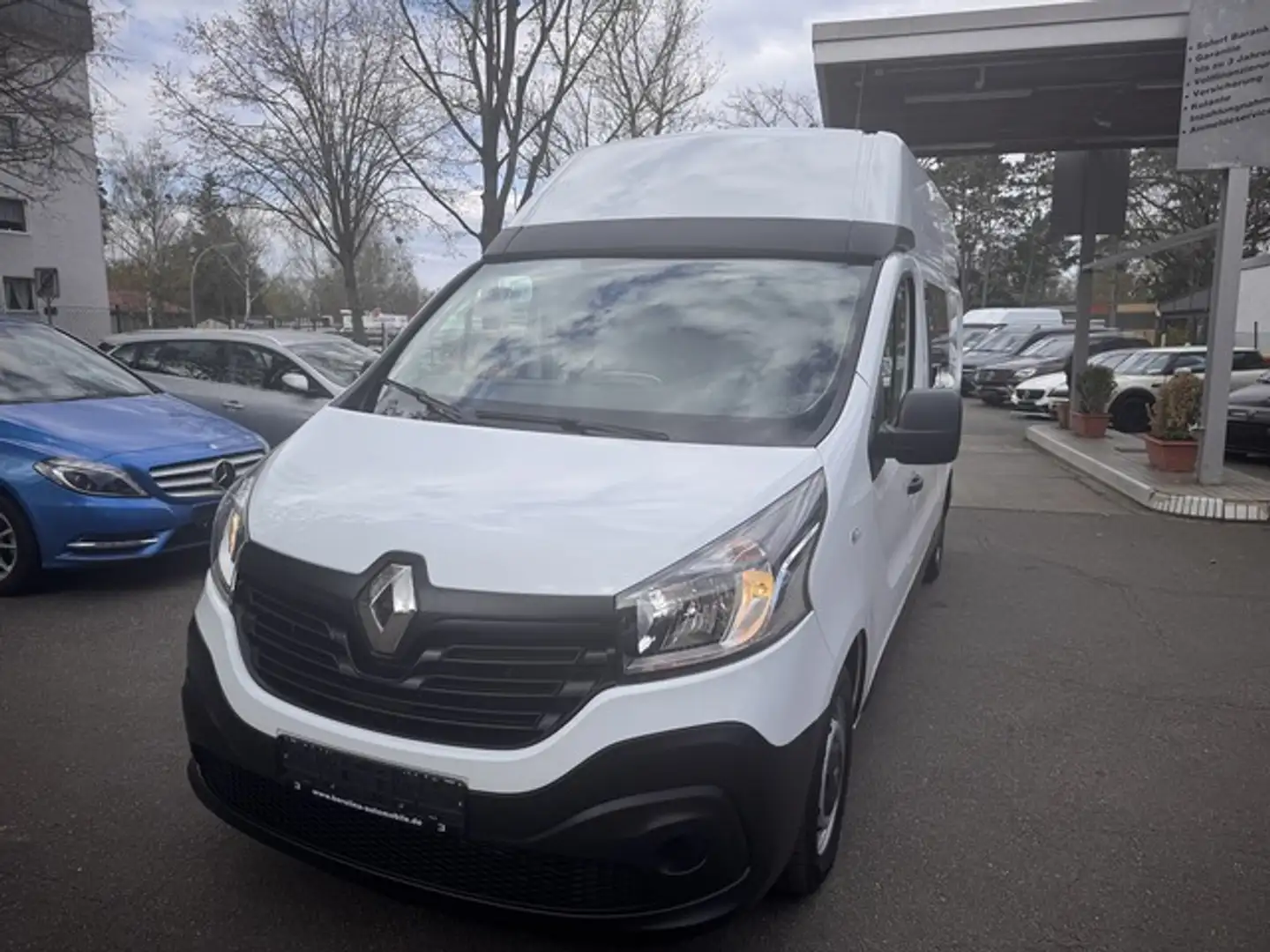 Renault Trafic L2H2*CAMPING*NAVI*KLIMA*PDC*STANDHEIZUNG* Weiß - 2