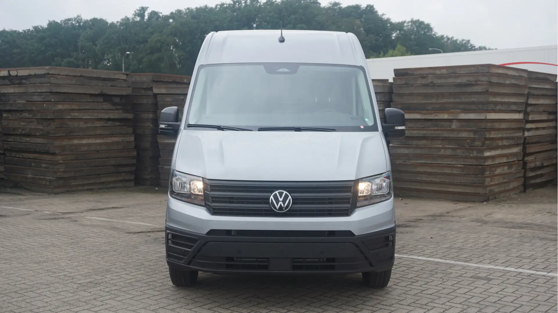 Volkswagen Crafter 35 2.0 TDI 140PK L3H3 Trendline, Modeljaar 2025, A Grijs - 2