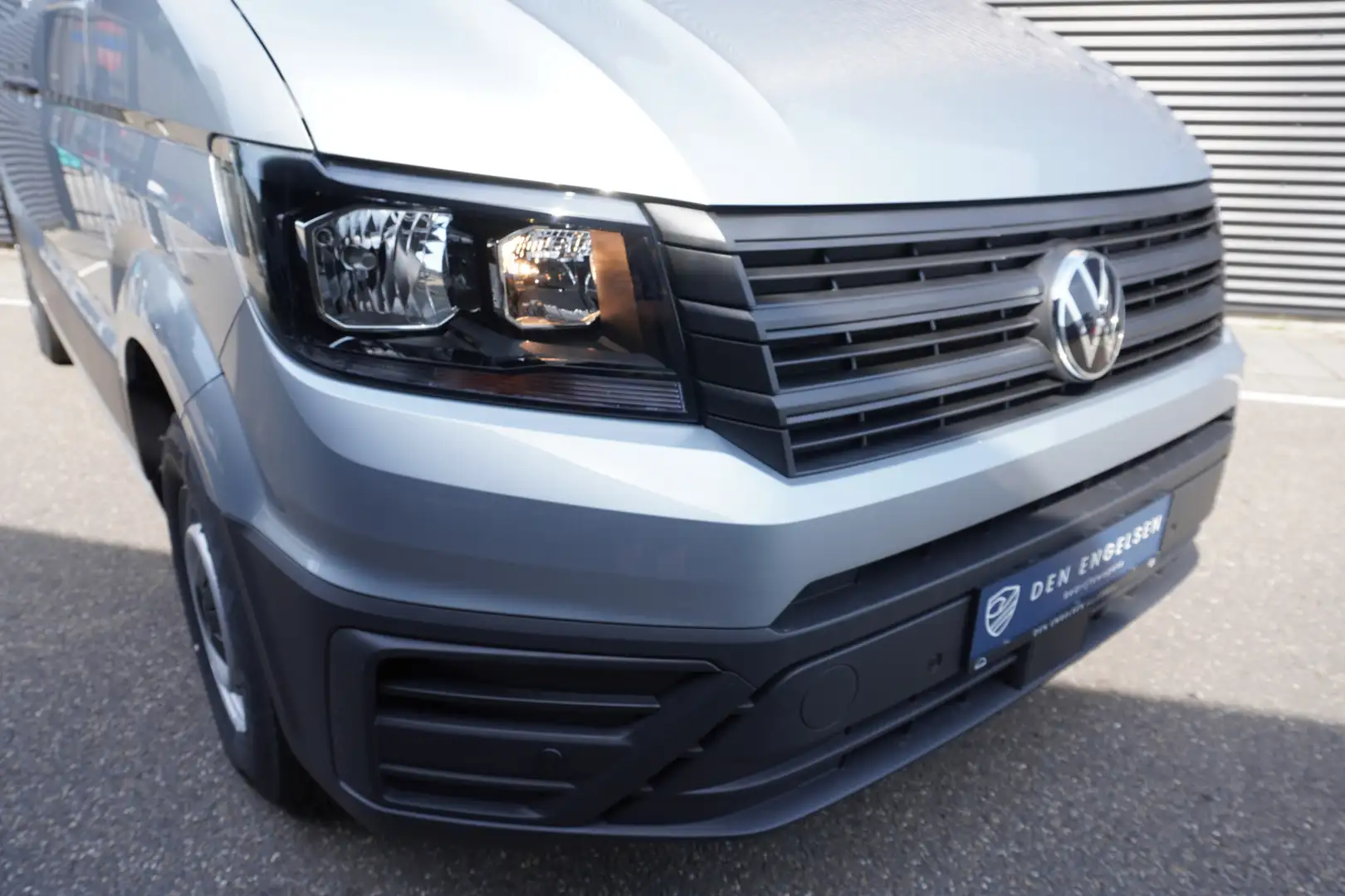 Volkswagen Crafter 35 2.0 TDI 140PK L3H3 Trendline, Modeljaar 2025, A Grijs - 2