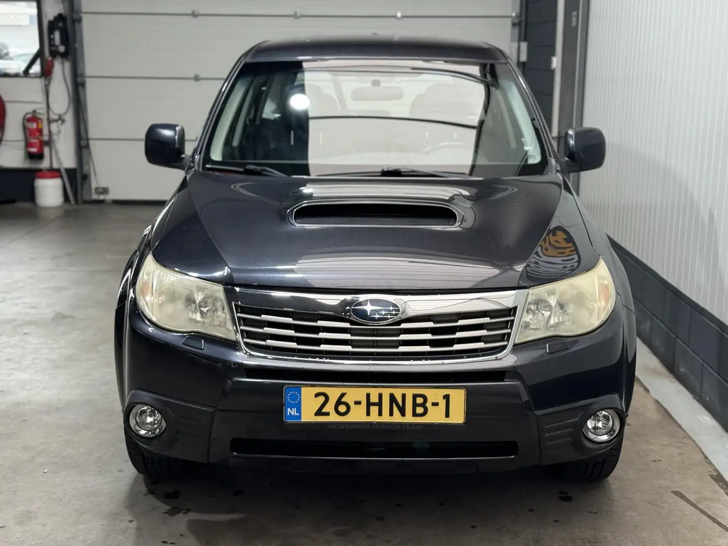 Subaru Forester 2.0D Comfort Gris - 2
