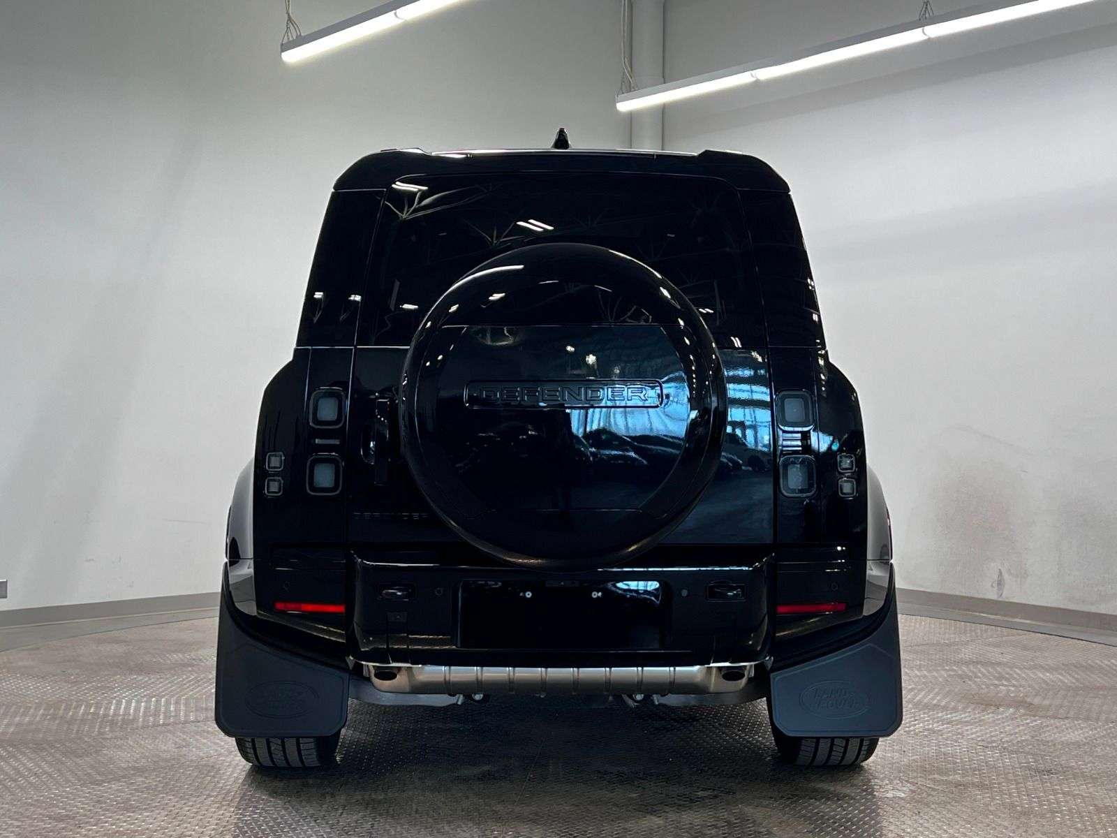 2026 Land Rover Defender 110 P400 X-DYNAMIC SE thumb 6