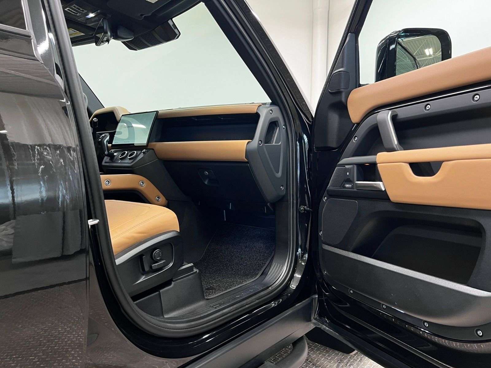 2026 Land Rover Defender 110 P400 X-DYNAMIC SE thumb 27