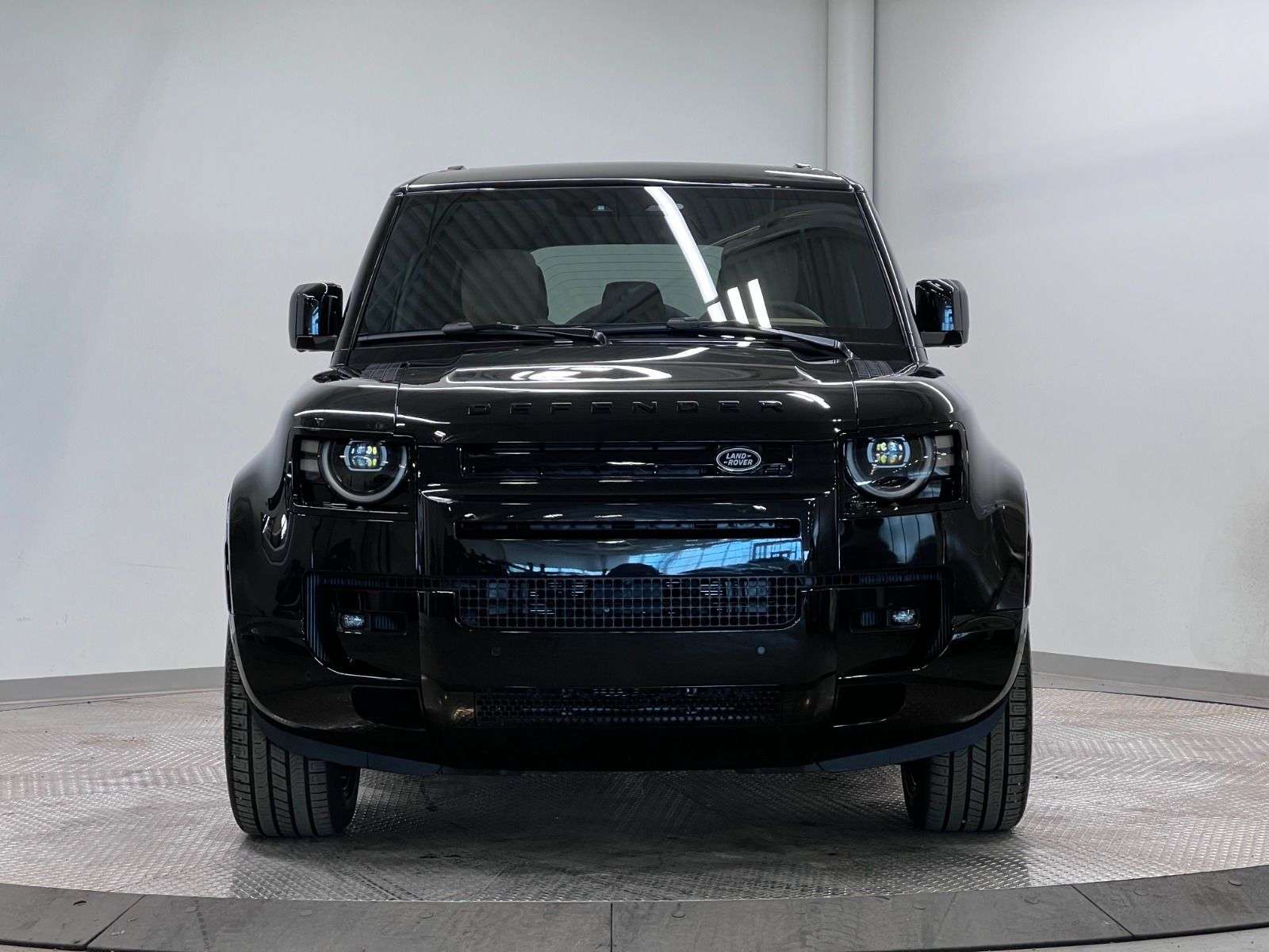 2026 Land Rover Defender 110 P400 X-DYNAMIC SE thumb 8