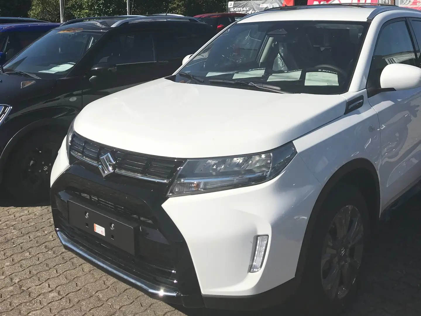 Suzuki Vitara Comfort 1,4 Hybrid/5J Garantie/Aktion bis 30.09.25 Weiß - 2