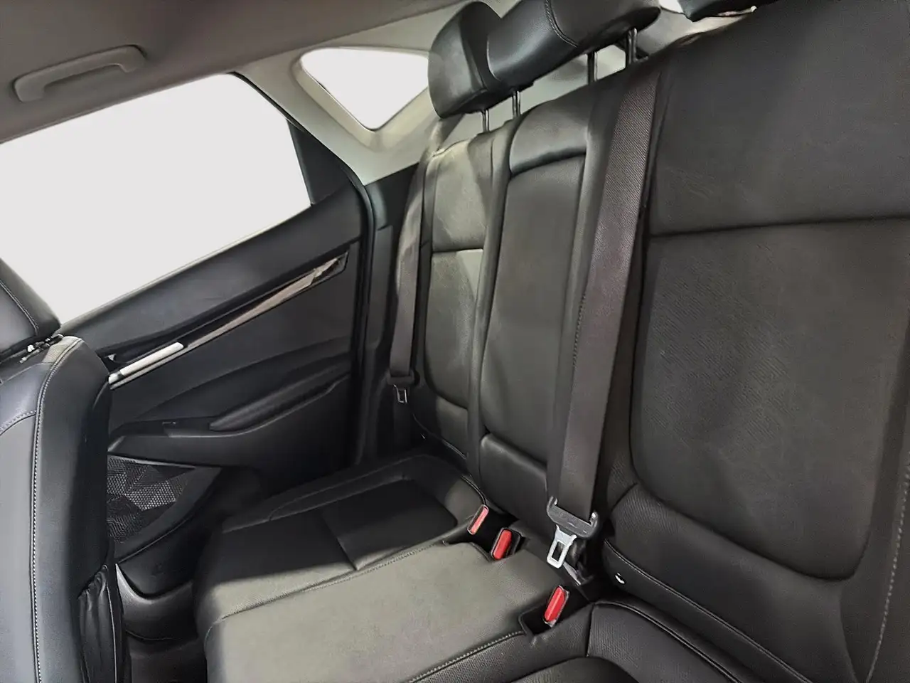 Kia Seltos снимка Kia Seltos