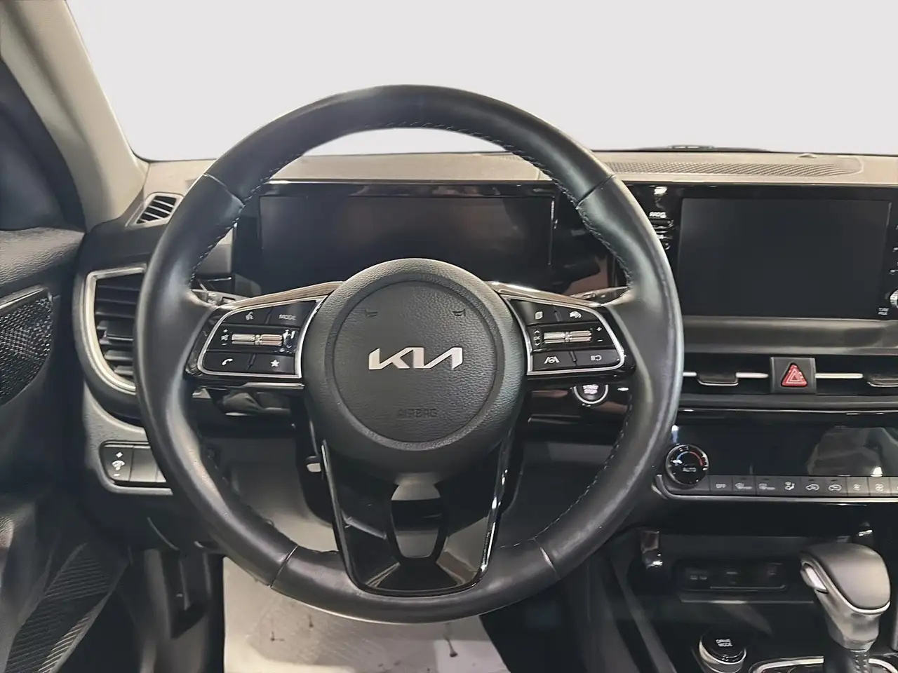 Kia Seltos снимка Kia Seltos