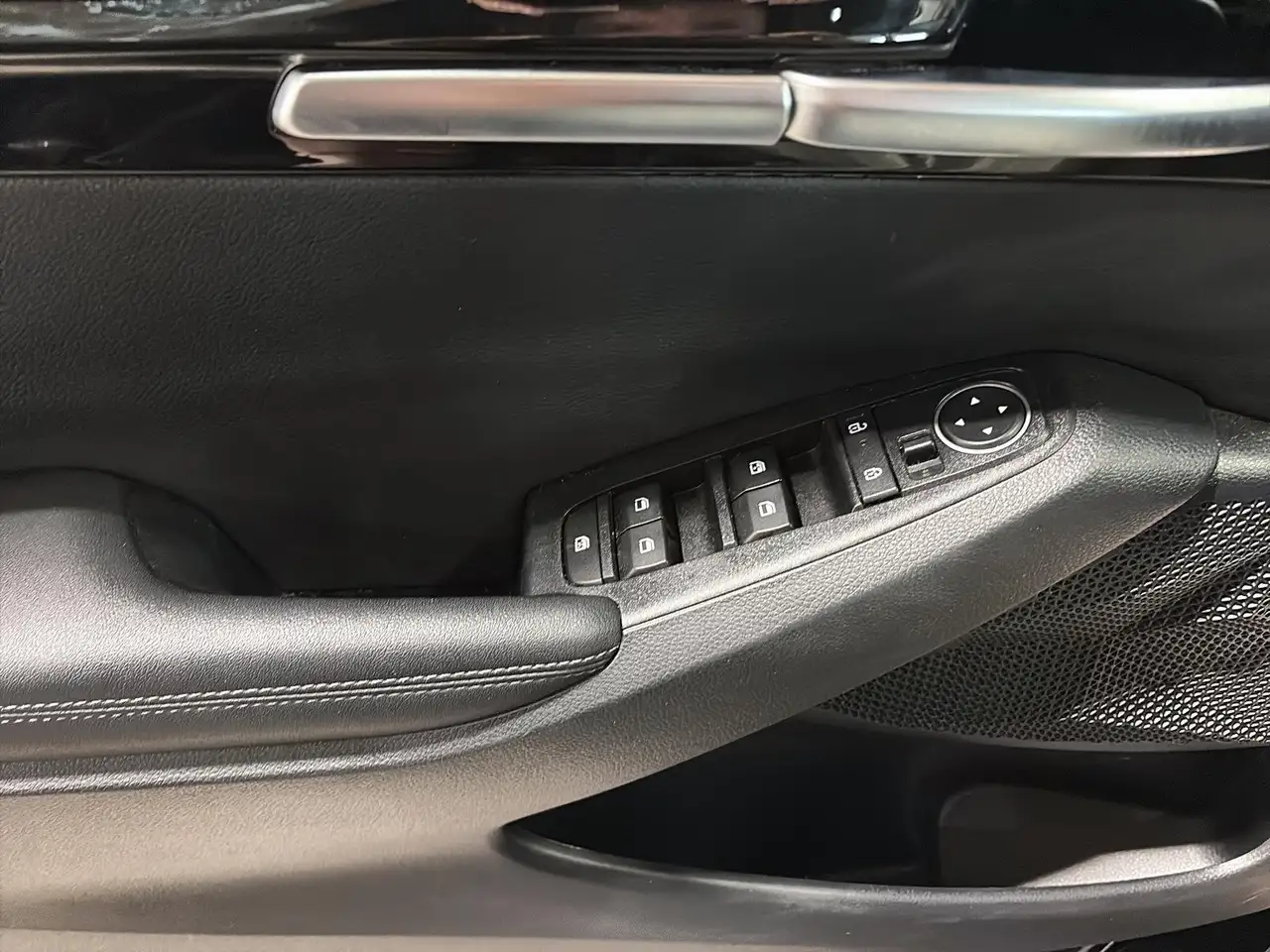 Kia Seltos снимка Kia Seltos