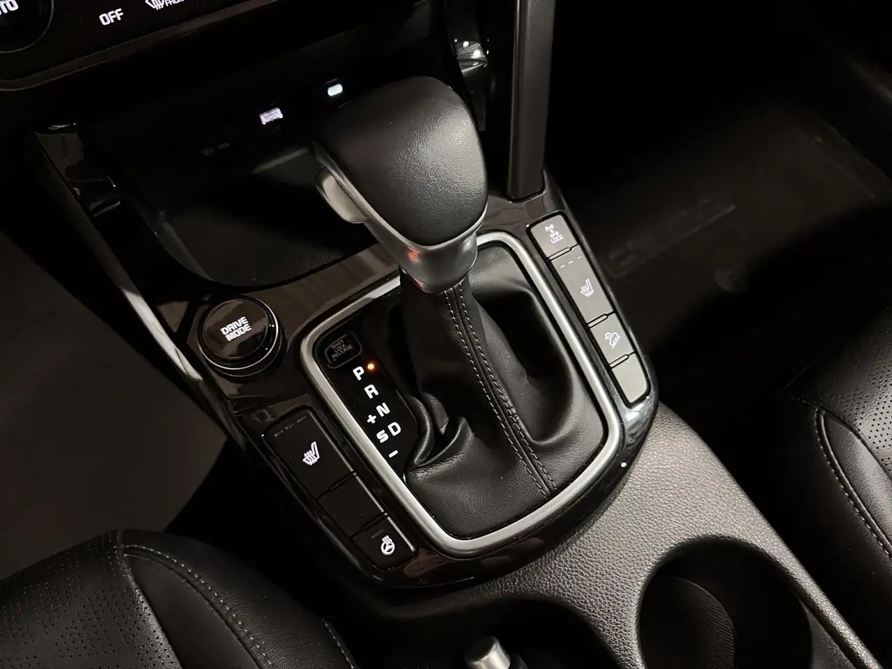 Kia Seltos снимка Kia Seltos