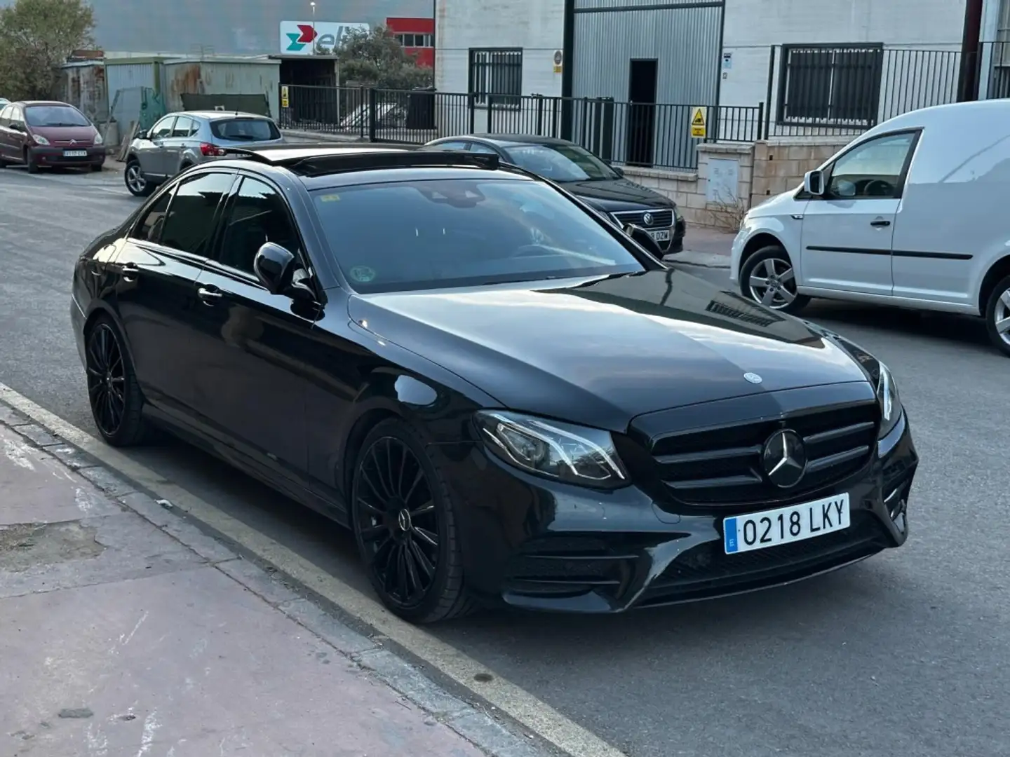 Mercedes-Benz E 300 Estate BT Elegance 9G-Tronic Noir - 2